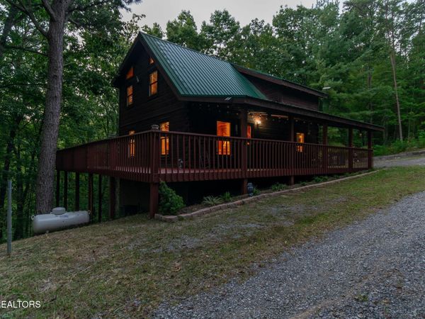 4224 Chamberlain Lane, Sevierville, TN 37862