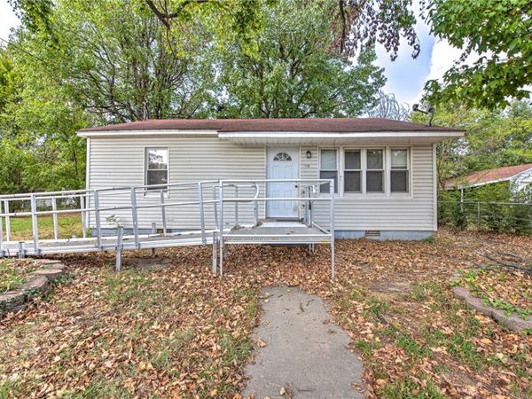 710 N Kansas Street , Springdale, AR 72764