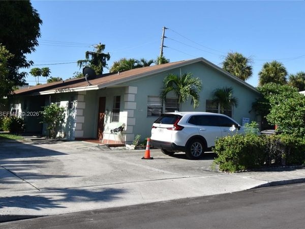 418 Conniston Rd, West Palm Beach, FL 33405