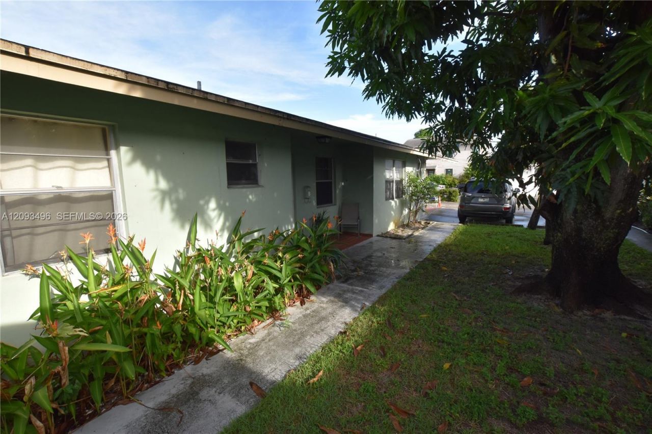 418 Conniston Rd, West Palm Beach, FL 33405 Photo