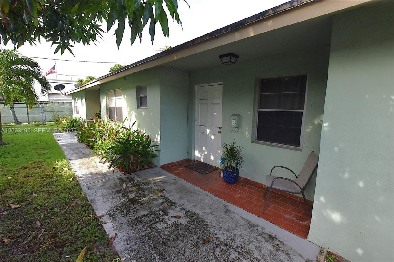 418 Conniston Rd, West Palm Beach, FL 33405 Photo