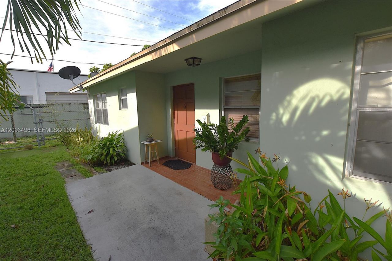 418 Conniston Rd, West Palm Beach, FL 33405 Photo