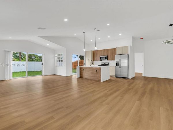 16 Gables Blvd , Weston, FL 33326