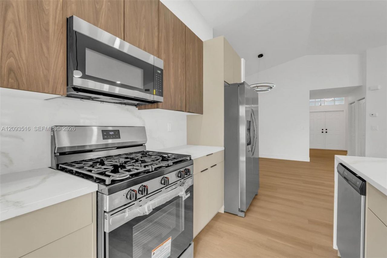 16 Gables Blvd , Weston, FL 33326 Photo