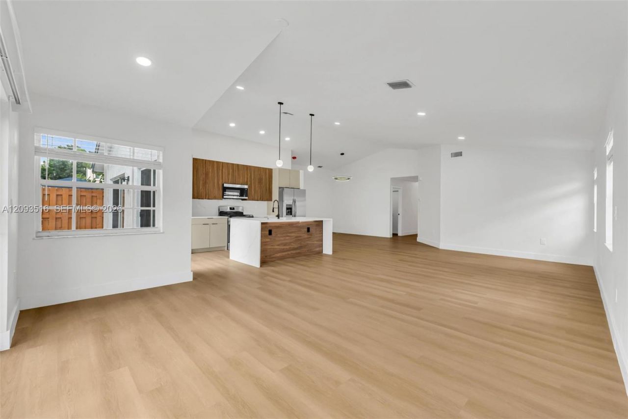 16 Gables Blvd , Weston, FL 33326 Photo