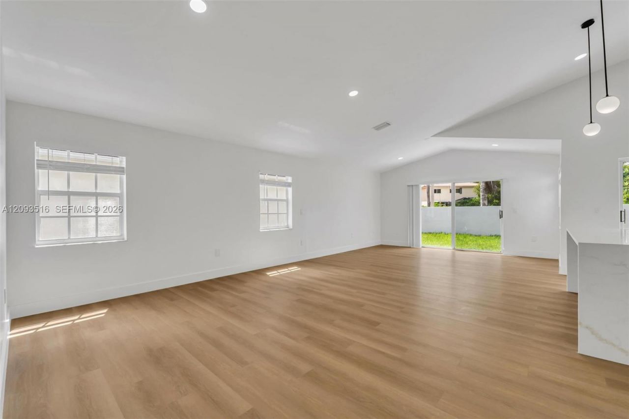 16 Gables Blvd , Weston, FL 33326 Photo