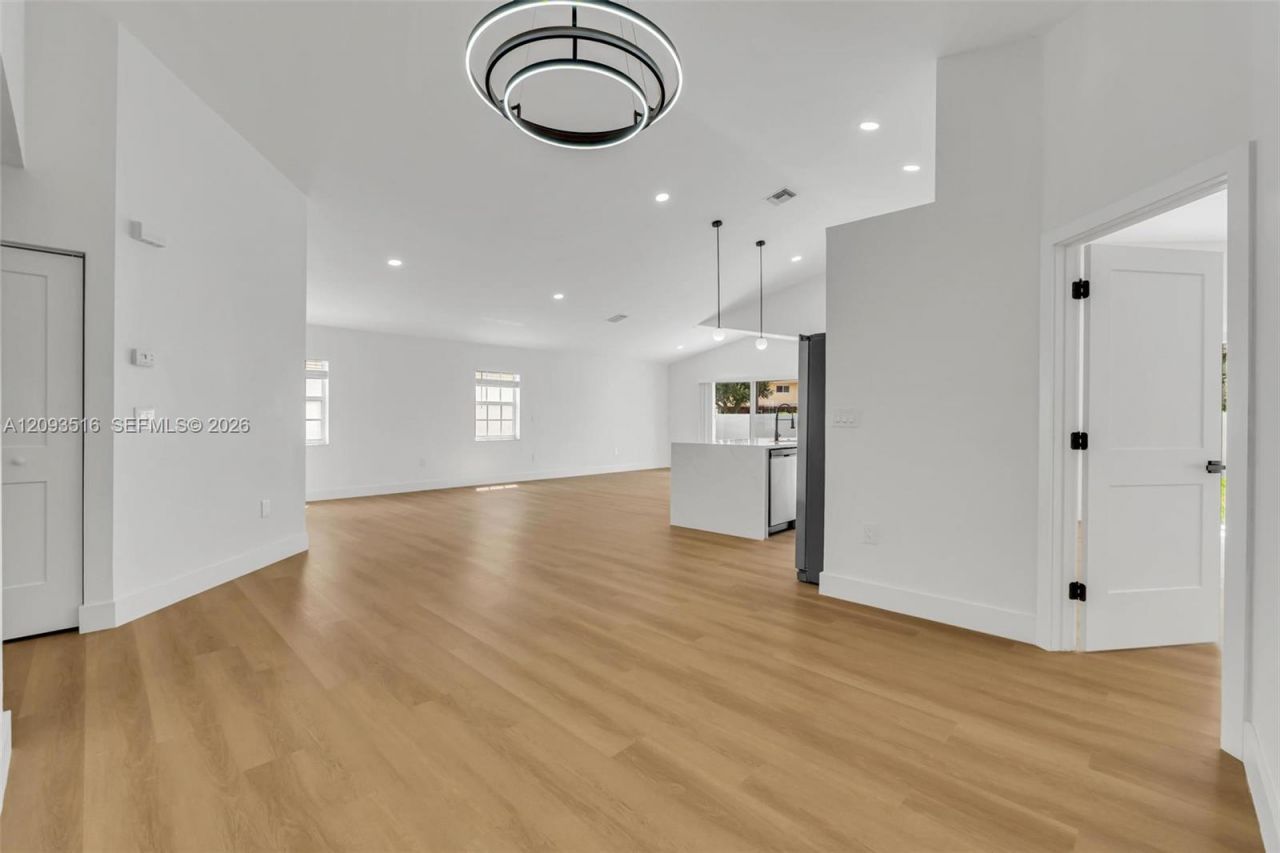 16 Gables Blvd , Weston, FL 33326 Photo