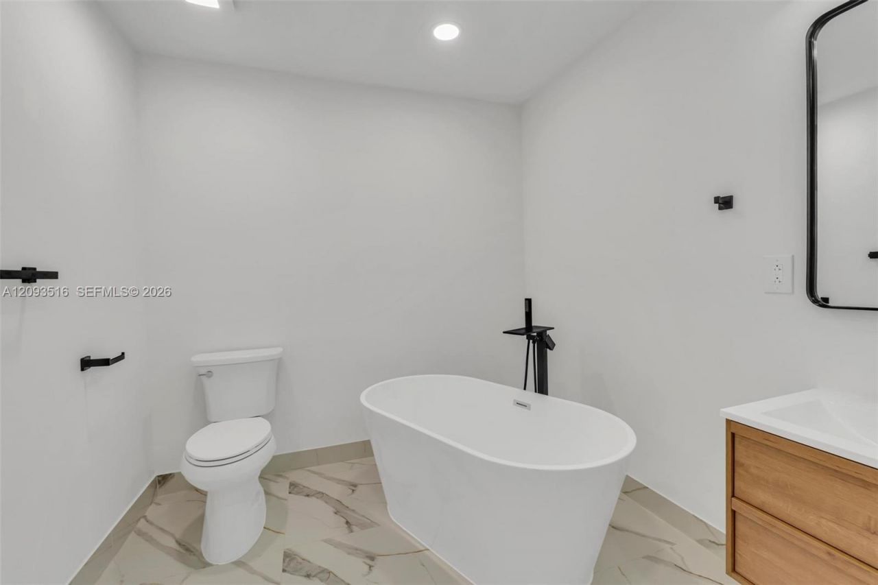 16 Gables Blvd , Weston, FL 33326 Photo