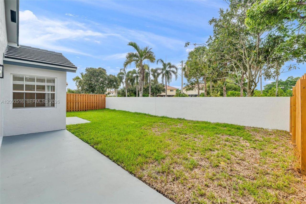16 Gables Blvd , Weston, FL 33326 Photo