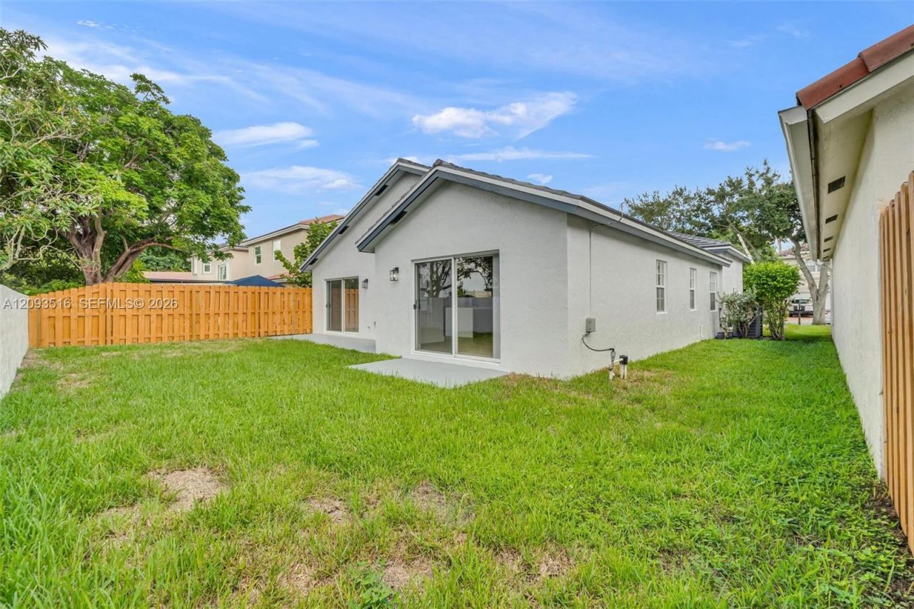 16 Gables Blvd , Weston, FL 33326 Photo