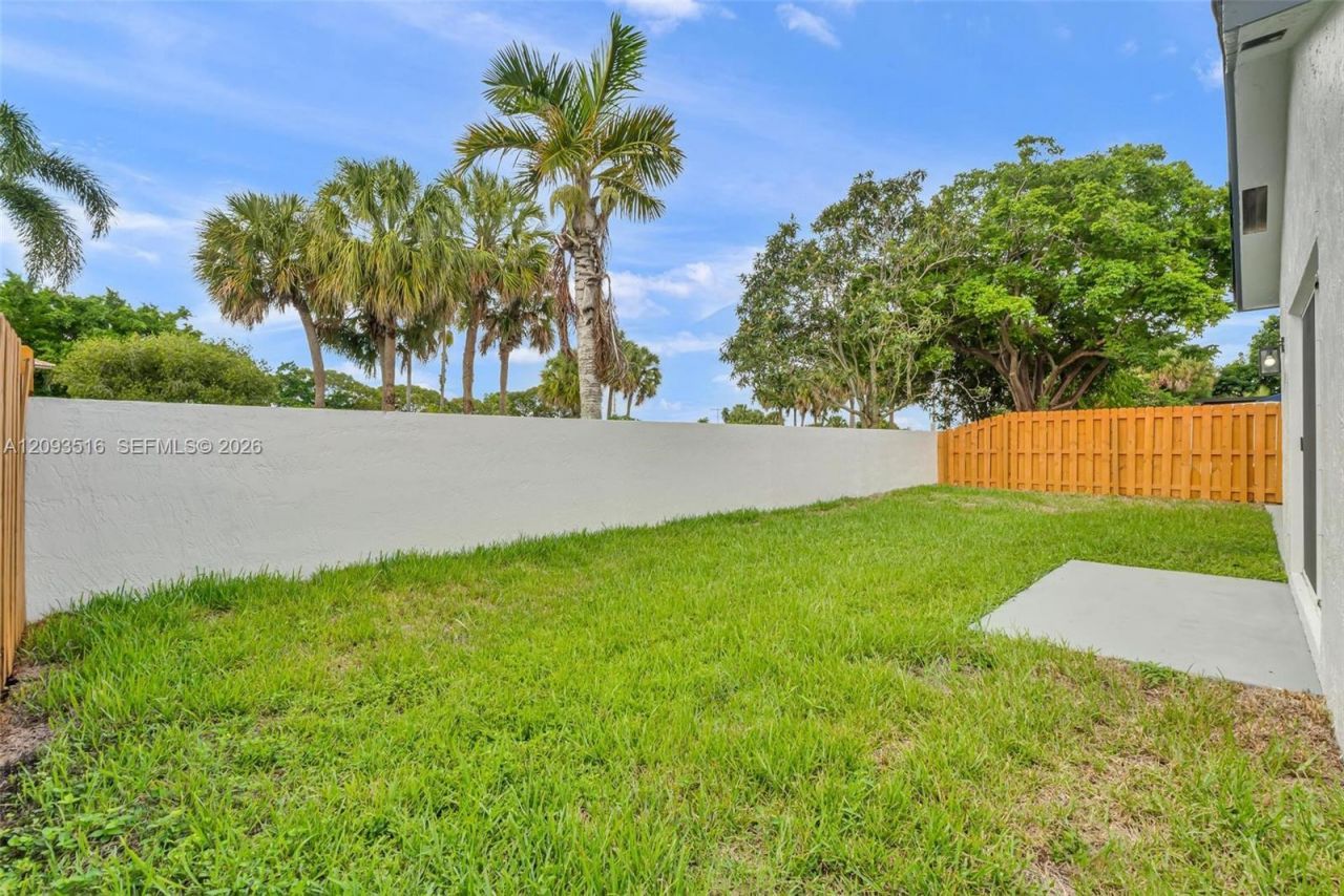 16 Gables Blvd , Weston, FL 33326 Photo