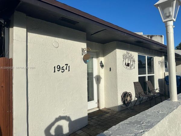 19571 NW 55th Cir Pl , Unit 5, Miami Gardens, FL 33055