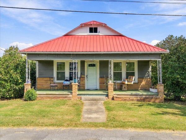 204 S Hawkins Street, Rogersville, TN 37857