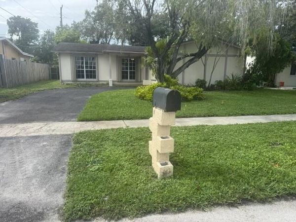 2530 NW 87th Lane, Sunrise, FL 33322