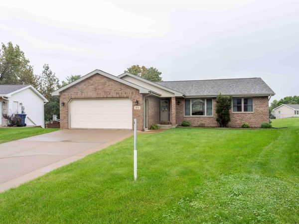 1852 Dallas Court, Dubuque, IA 52002