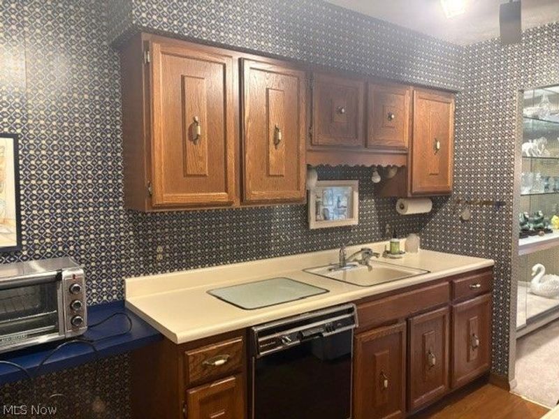2112 Acacia Park Drive, Unit 205, Lyndhurst, OH 44124 Photo 11