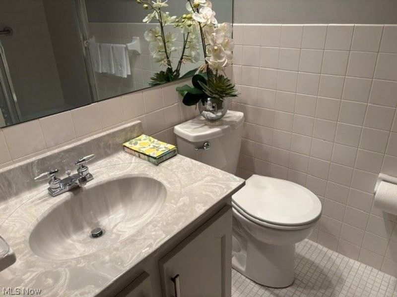 2112 Acacia Park Drive, Unit 205, Lyndhurst, OH 44124 Photo 14