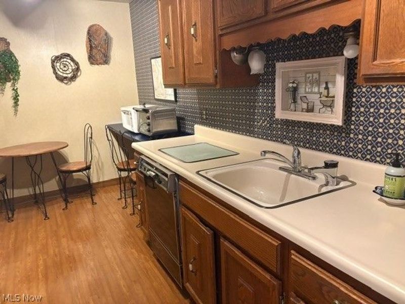 2112 Acacia Park Drive, Unit 205, Lyndhurst, OH 44124 Photo 9