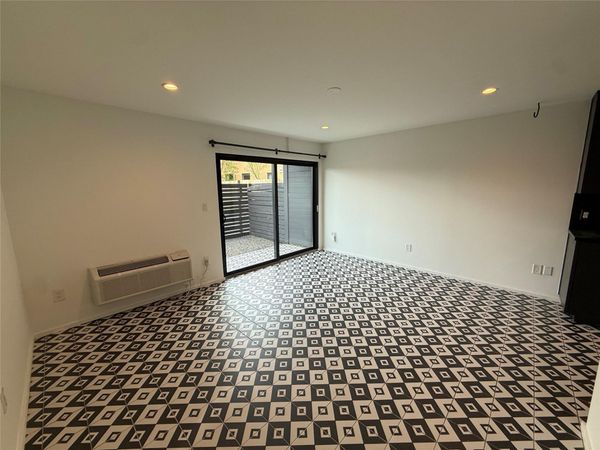 201 Academy DR, Unit 102, Austin, TX 78704