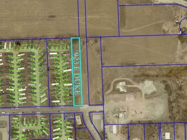 923/1008 E Duke St., Vermillion, SD 57069