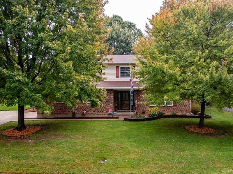 1874 Willowgreen Drive, Beavercreek, OH 45432 Photo 2