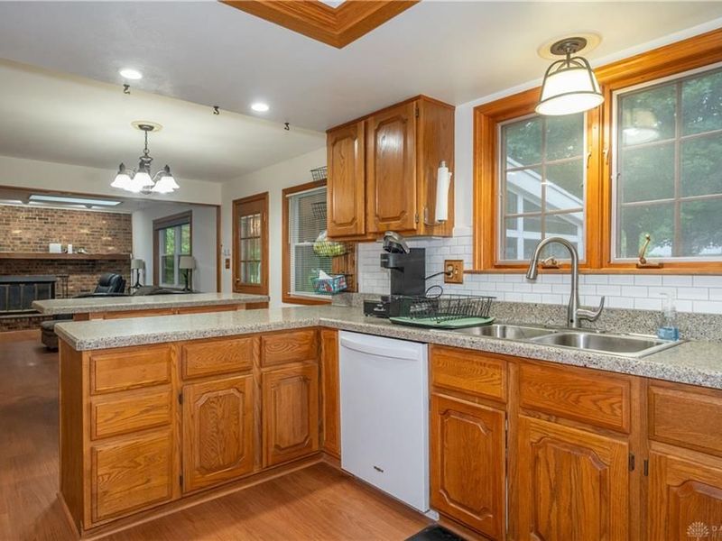 1874 Willowgreen Drive, Beavercreek, OH 45432 Photo 6