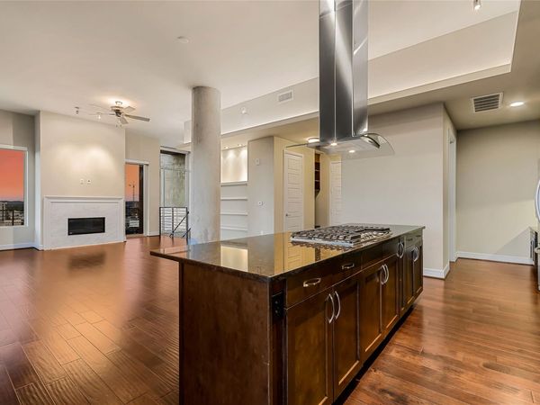 214 Barton Springs RD, Unit 1921, Austin, TX 78704