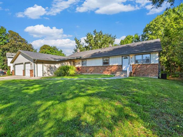 4860 Stauffer Avenue SE, Kentwood, MI 49508