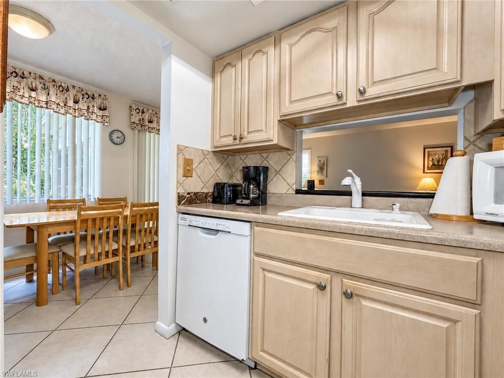 3260 Royal Canadian Trce, Unit 3, Fort Myers, FL 33907 Photo