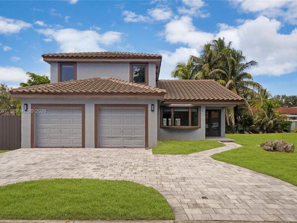 8745 NW 150th Ter , Miami Lakes, FL 33018