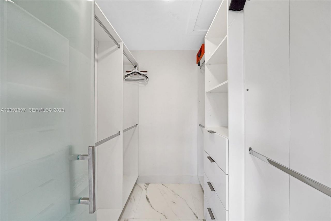 8745 NW 150th Ter, Miami Lakes, FL 33018 Photo
