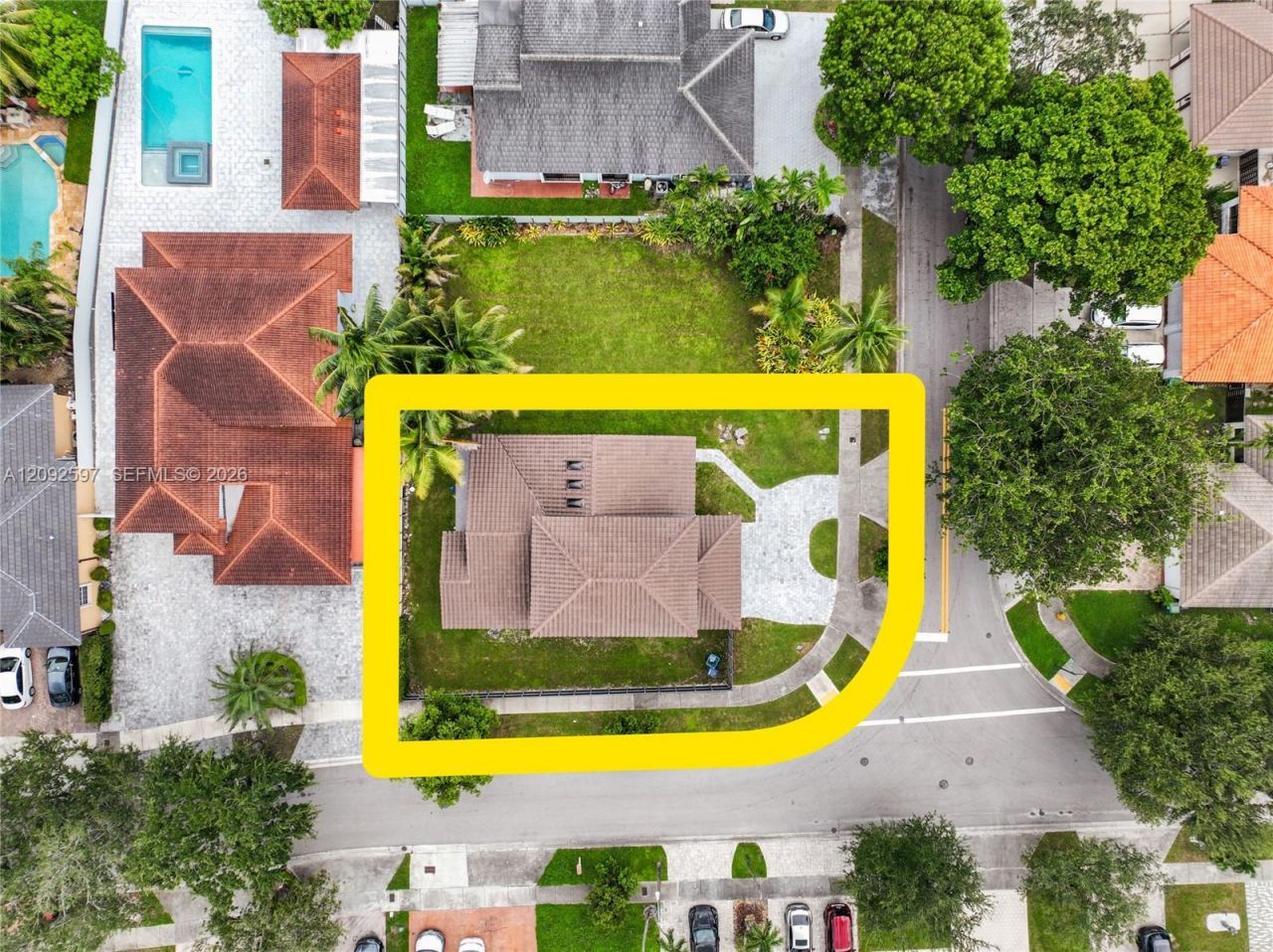8745 NW 150th Ter, Miami Lakes, FL 33018 Photo