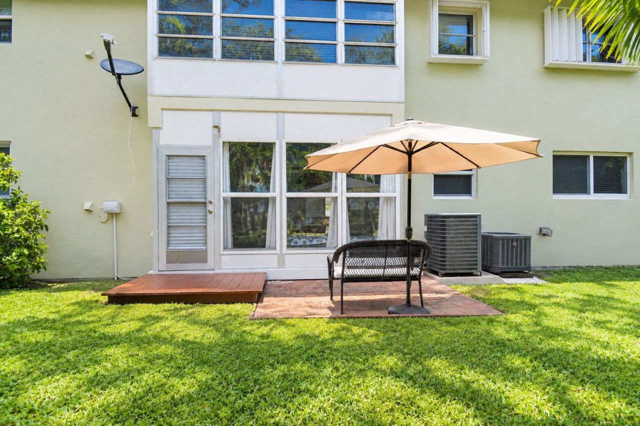 658 NE 6th Court E, Unit E, Boynton Beach, FL 33435 Photo