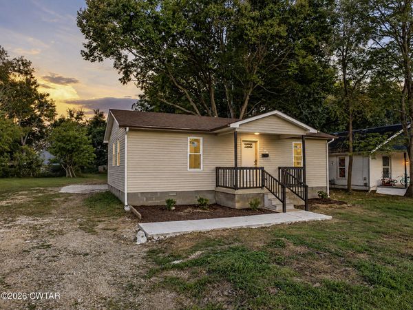 217 Irvine Street , Paris, TN 38242