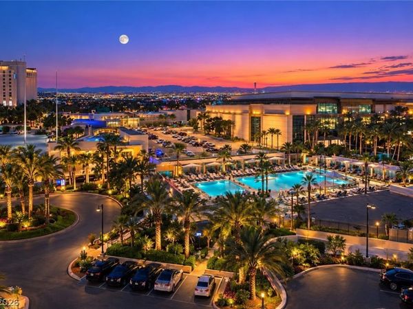 145 E HARMON Avenue, Unit 404, Las Vegas, NV 89109