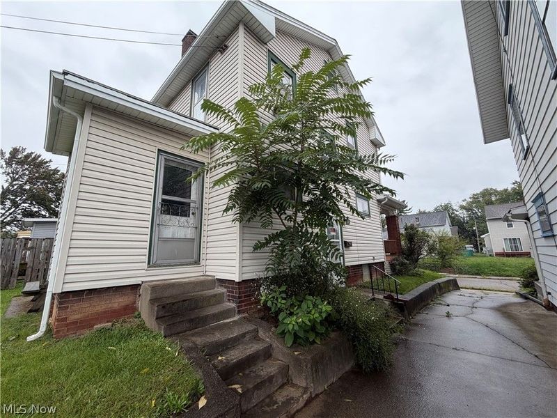 2406 Nicholas Place NW, Canton, OH 44708 Photo 4