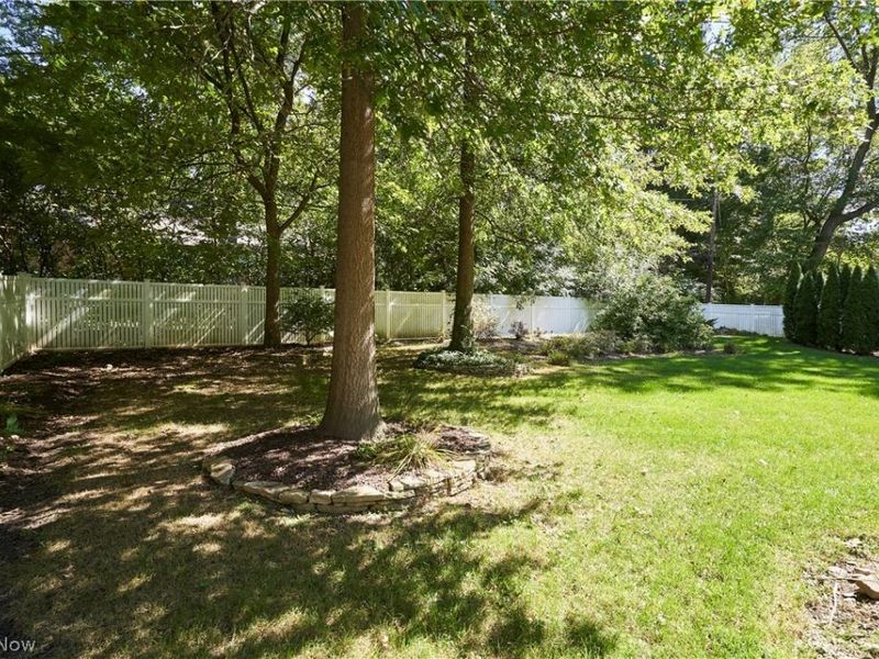 303 Somerset Road, Akron, OH 44313 Photo 15
