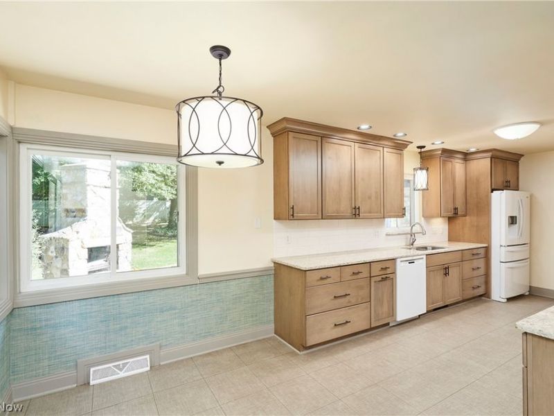 303 Somerset Road, Akron, OH 44313 Photo 7