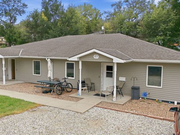451 N 10th Street, Adel, IA 50003