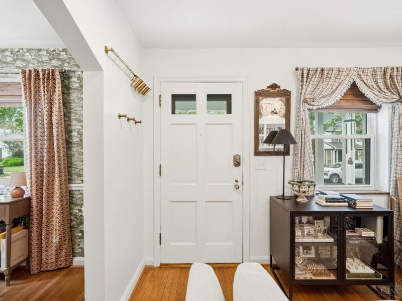 6974 Cambridge Avenue, Mariemont, OH 45227 Photo 7