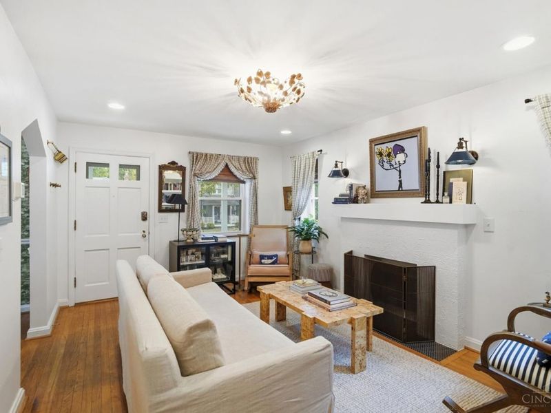 6974 Cambridge Avenue, Mariemont, OH 45227 Photo 8