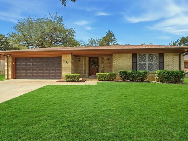 2403 Caprice Avenue , Denison, TX 75020