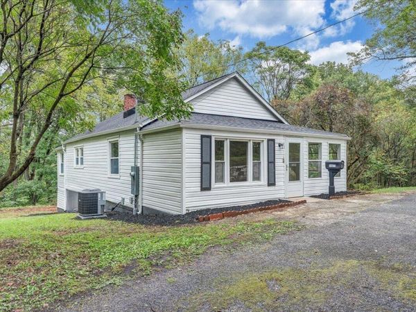 14377 Stewartsville RD, Vinton, VA 24179