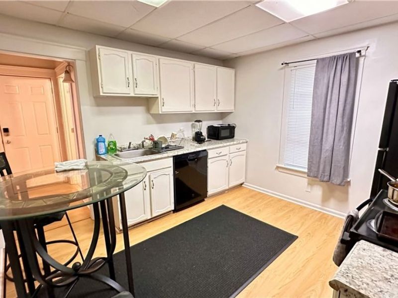 8906 Jeffries Avenue, Cleveland, OH 44105 Photo 18