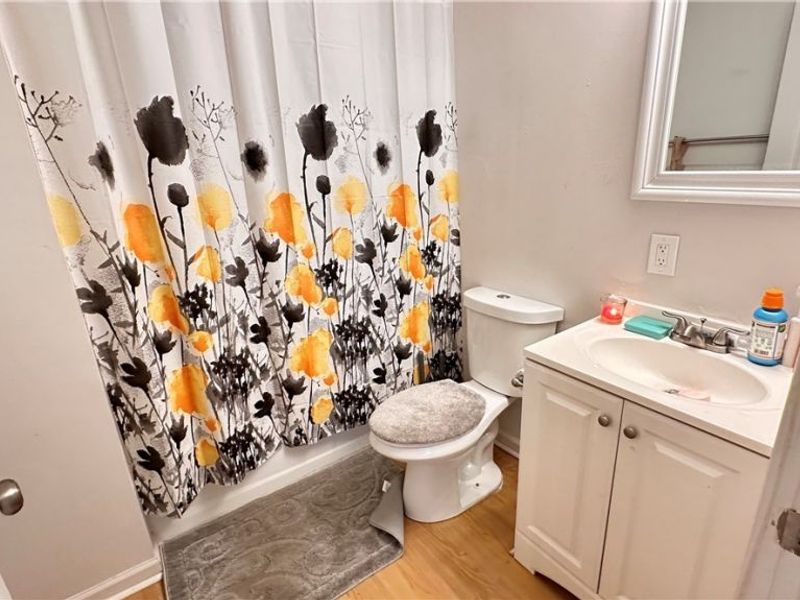 8906 Jeffries Avenue, Cleveland, OH 44105 Photo 24