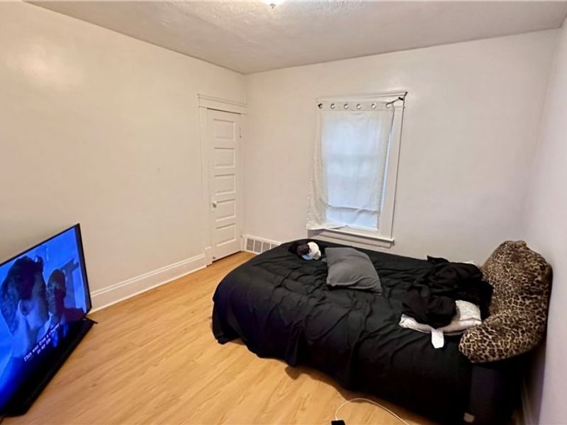 8906 Jeffries Avenue, Cleveland, OH 44105 Photo 27