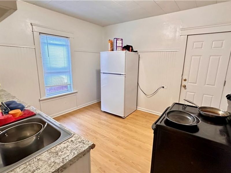 8906 Jeffries Avenue, Cleveland, OH 44105 Photo 28
