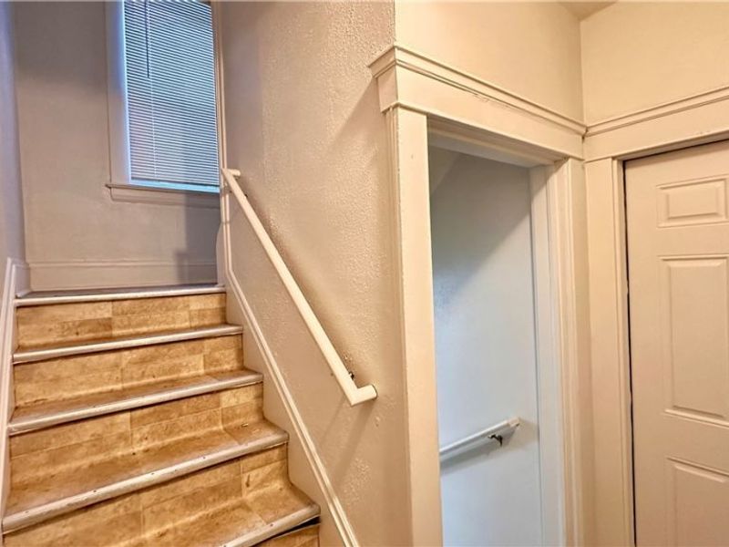 8906 Jeffries Avenue, Cleveland, OH 44105 Photo 30