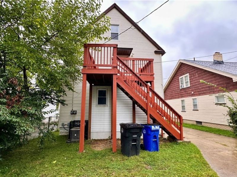 8906 Jeffries Avenue, Cleveland, OH 44105 Photo 4