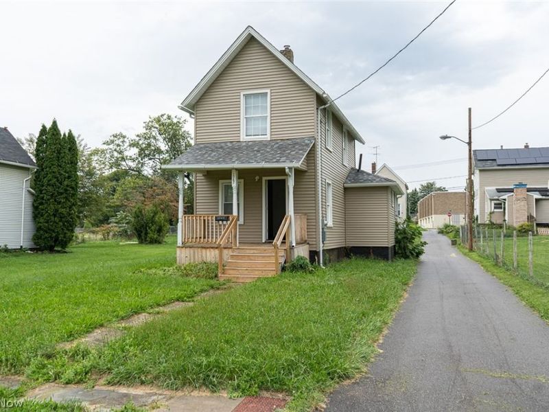 1747 5th Street SE, Canton, OH 44707 Photo 3